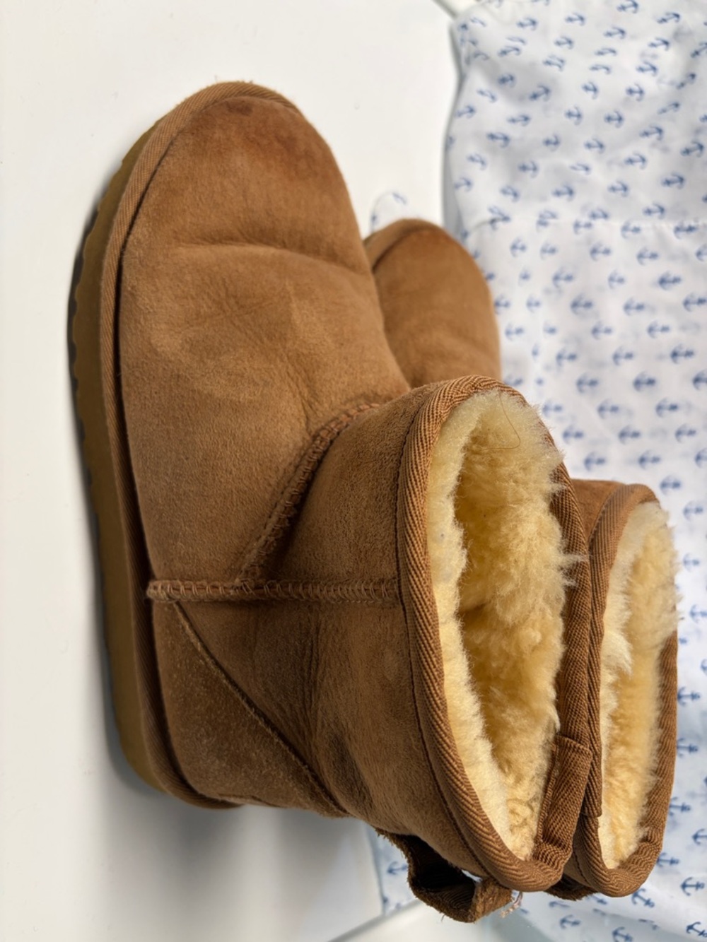 UGG Chestnut sz 7 low Boot - Picture 3 of 7